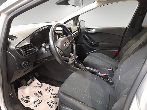 Ford Fiesta 4 of 5