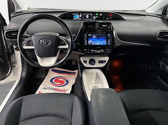Toyota Prius 8 of 20