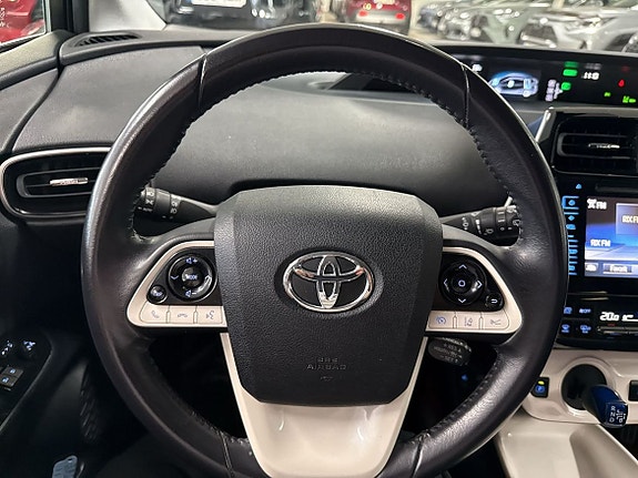 Toyota Prius 13 of 20