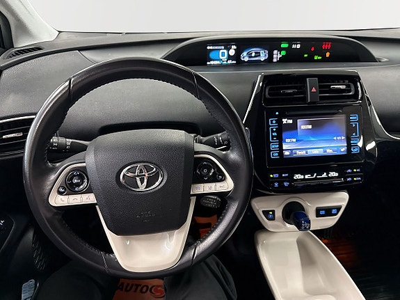 Toyota Prius 9 of 20