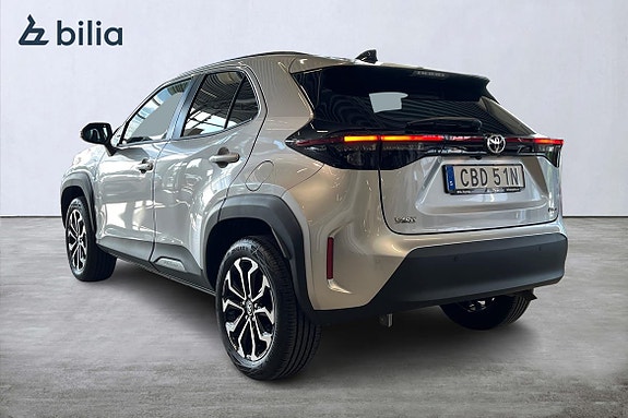 Toyota Yaris Cross 2 of 5