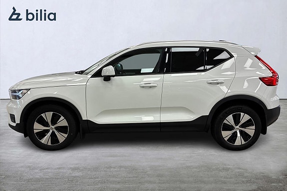 Volvo XC40 3 of 5