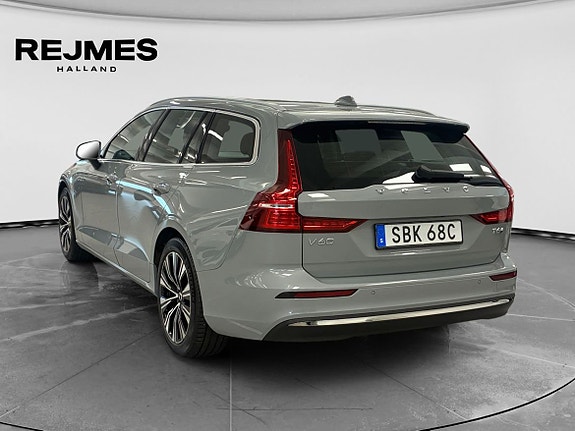Volvo V60 2 of 18
