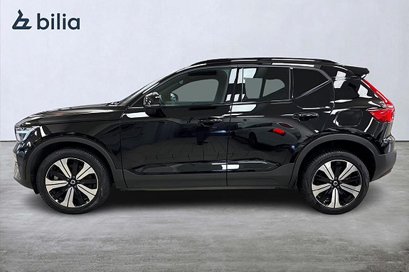 Volvo XC40 3 of 5