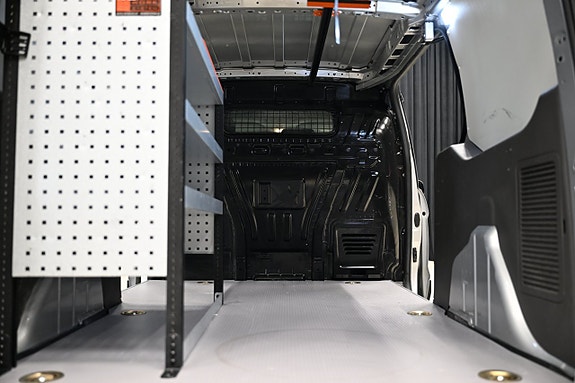 Ford Transit Connect 9 of 30