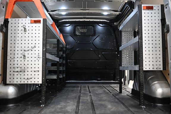 Ford Transit Custom 10 of 30
