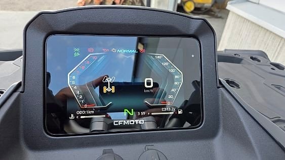 CFMOTO 850 Black Edtion 5 of 9