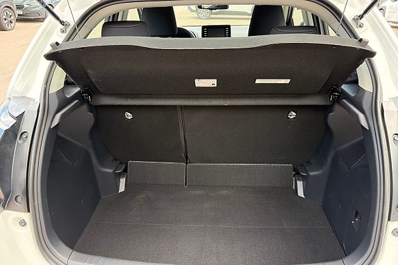Toyota Yaris 10 of 14