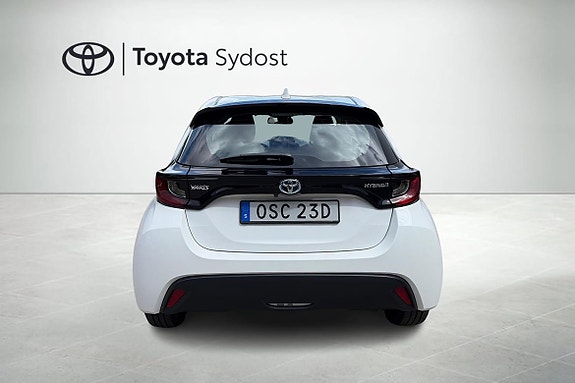 Toyota Yaris 4 of 5