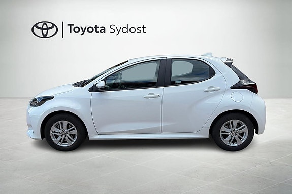 Toyota Yaris 3 of 5