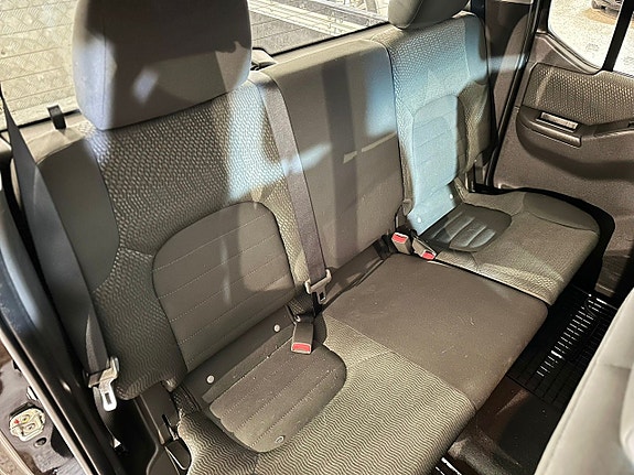 NISSAN NAVARA 190 ch BVA - ATTELAGE FIXE
