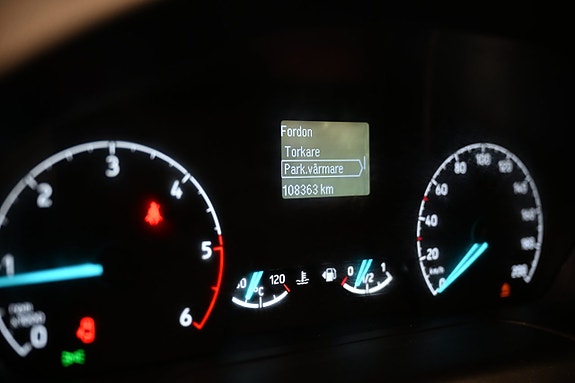 Ford Transit 16 of 27