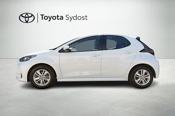 Toyota Yaris 2 of 5