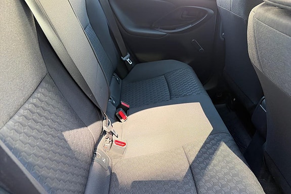 Toyota Yaris 5 of 5