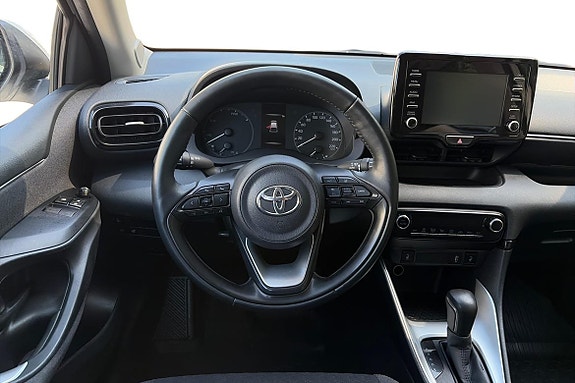 Toyota Yaris 7 of 12