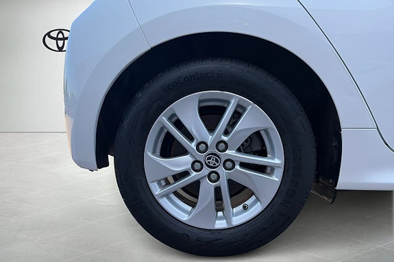 Toyota Yaris 12 of 12