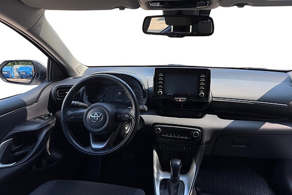 Toyota Yaris 6 of 12