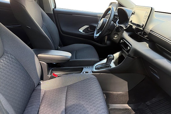 Toyota Yaris 4 of 5
