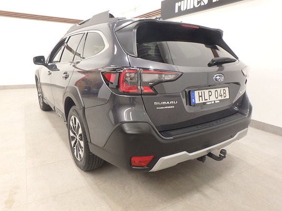 Subaru Outback 3 of 5