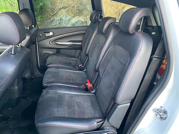 Ford S-MAX 5 of 6