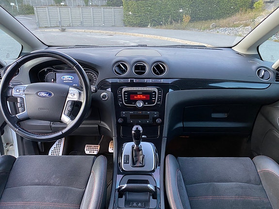 Ford S-MAX 4 of 6