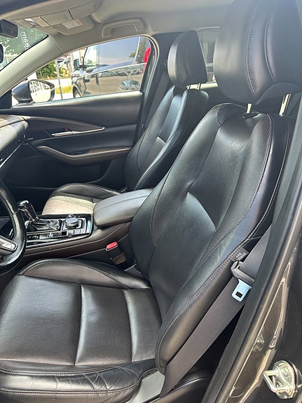 Mazda CX-30 10 of 24