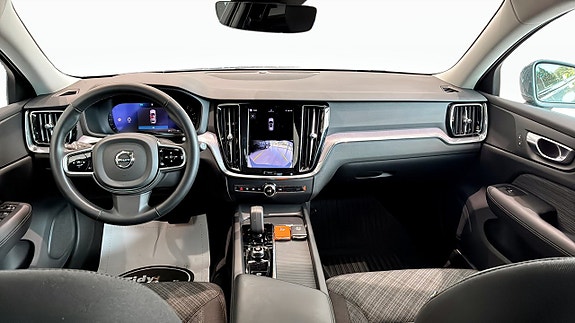 Volvo V60 Cross Country 4 of 5