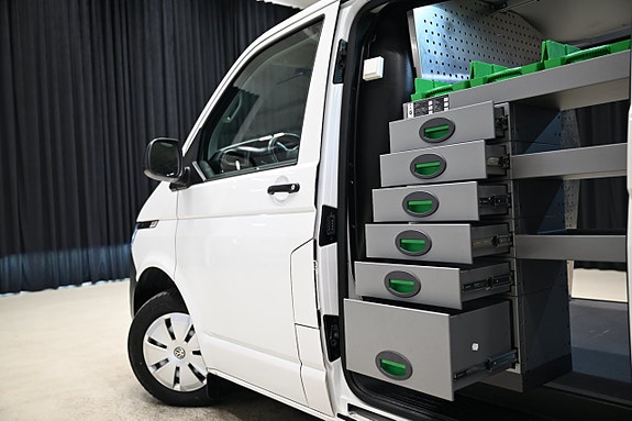 Volkswagen Transporter 10 of 30