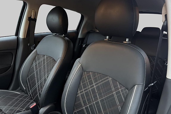 Mitsubishi Space Star 8 of 11