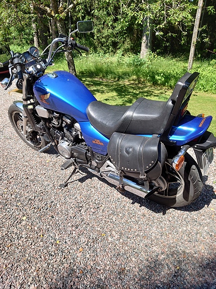 Honda VF 1100 CUSTOMSC12 3 of 5