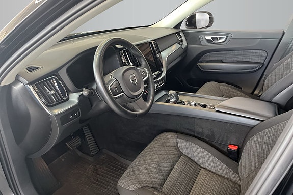 Volvo XC60 10 of 16