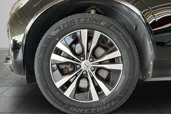 Volvo XC60 8 of 16