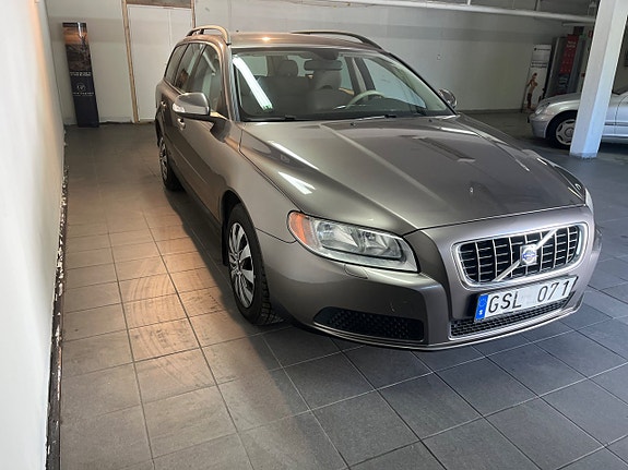 Volvo V70 5 of 10