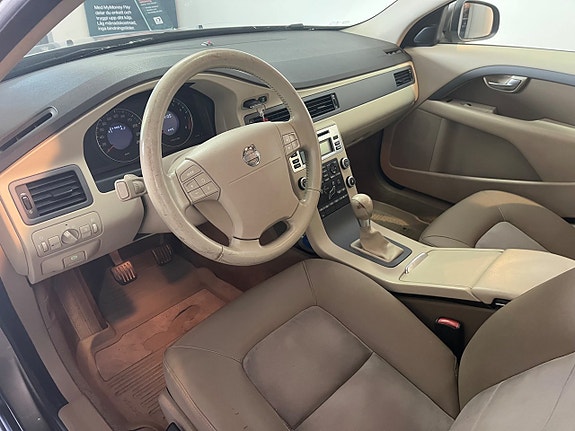 Volvo V70 6 of 10