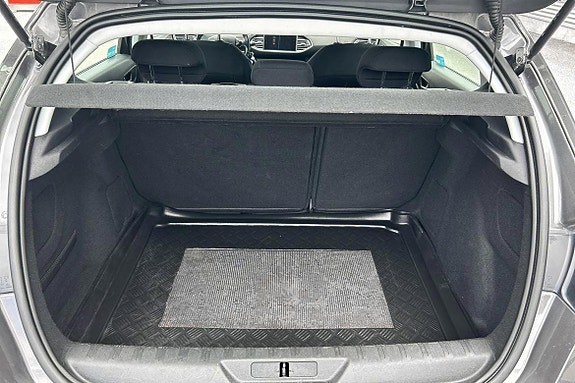 Peugeot 308 8 of 8