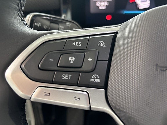 Volkswagen T-Roc 10 of 15