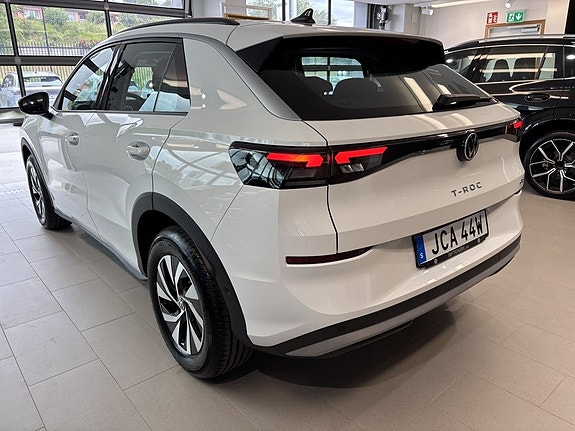 Volkswagen T-Roc 7 of 15