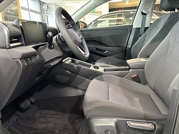 Volkswagen T-Roc 13 of 15
