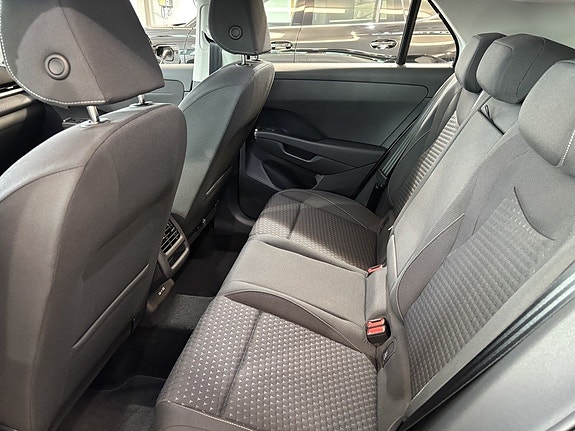 Volkswagen T-Roc 14 of 15