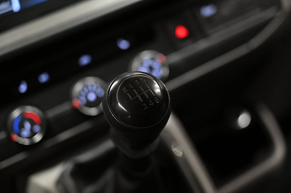 Volkswagen Transporter 25 of 30