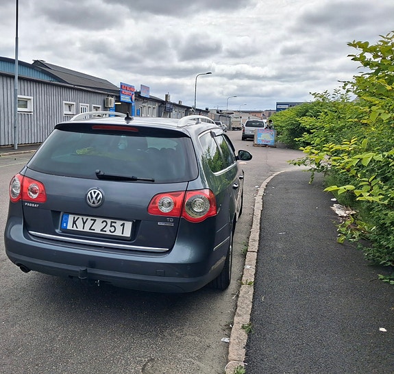 Volkswagen Passat 3 of 5