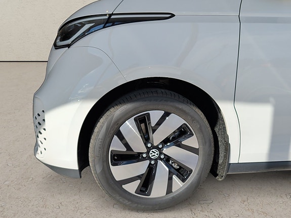 Volkswagen ID. Buzz 6 of 9