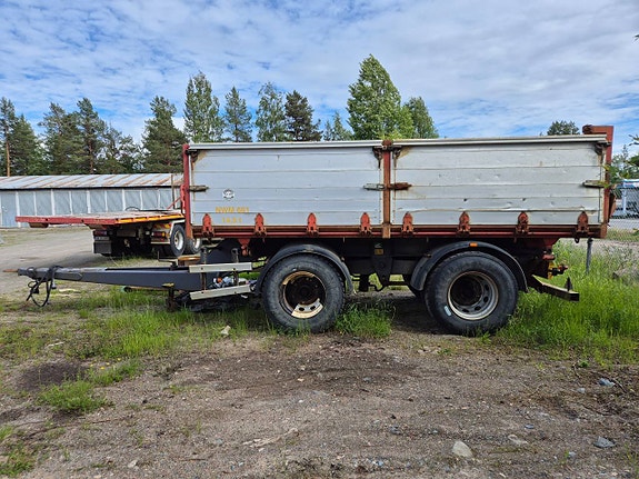 Nummi Tippkärra 14,5 ton boggikärra Alu lämmar Bra däck 3 of 12