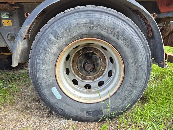 Nummi Tippkärra 14,5 ton boggikärra Alu lämmar Bra däck 8 of 12