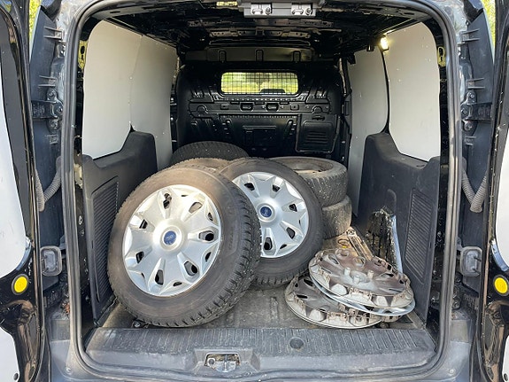 Ford Transit Connect 4 of 4