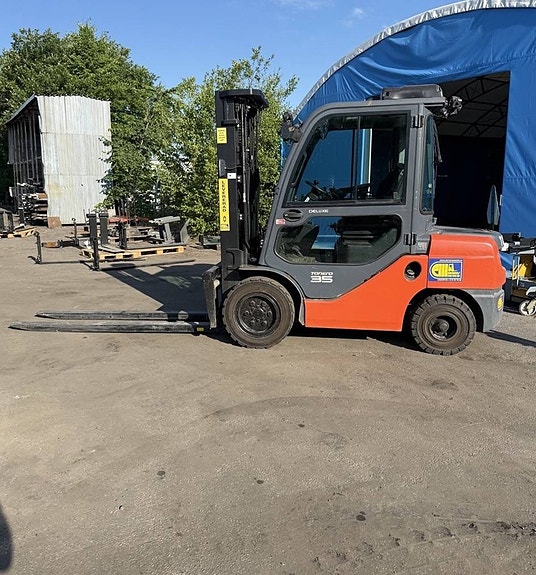 Toyota truck 8FDJF35