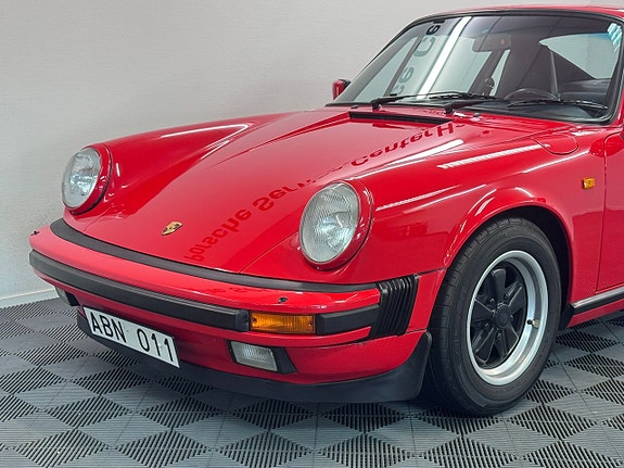 Porsche 911 Carrera 2 of 5