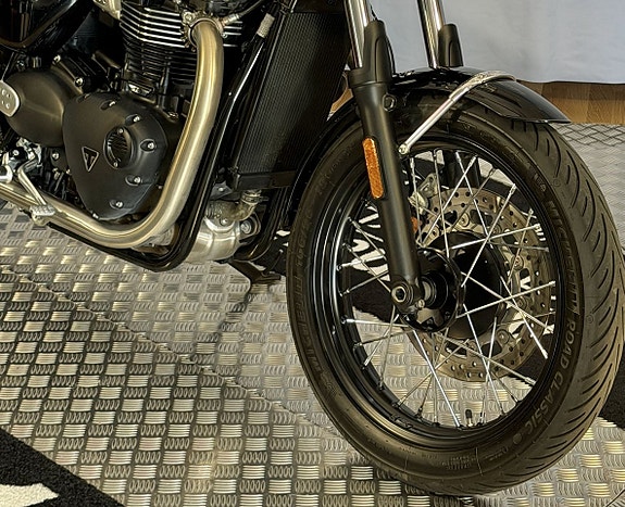 Triumph Bonneville T100 5 of 5