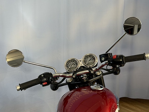 Triumph Bonneville T100 8 of 9