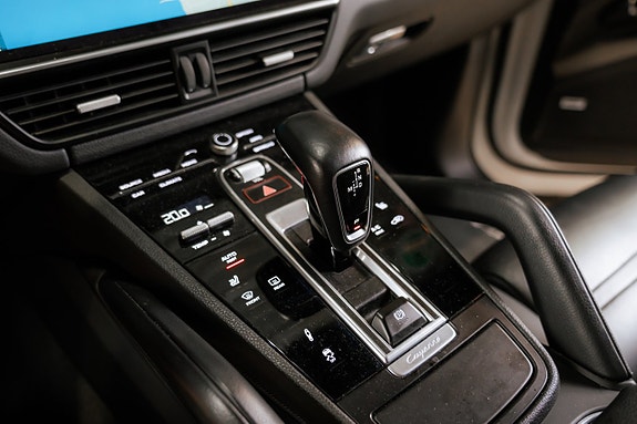 Porsche Cayenne 18 of 29
